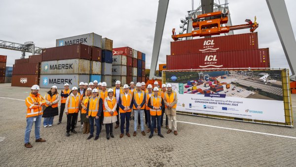 Uitbreiding barge terminal