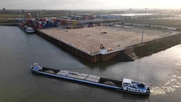 Barge
